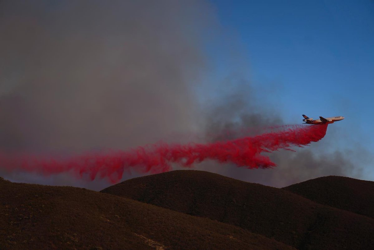 ericthayer's tweet photo. #RouteFire Castaic, CA @business @bloombergimages https://t.co/Txoj9mVIiX