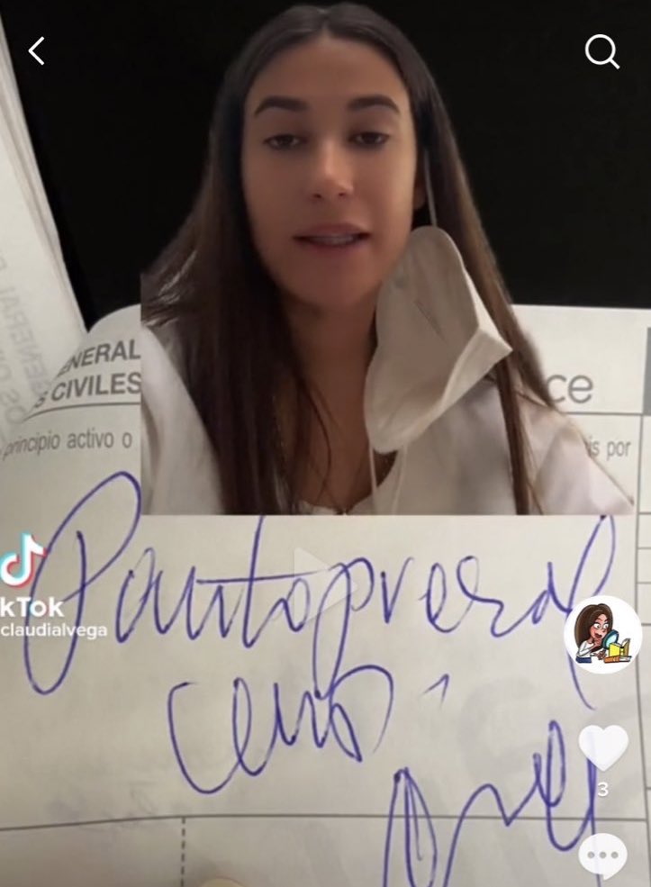 ¡La letra de médico tiene nombre!

🧑‍⚕️ ¿Qué leéis en esta receta? Se supone que pone Pantoprazol envase grande. 

Este tipo de letra se llama garambaina.

Garambaina. Letras o rasgos mal formados y que no se pueden leer.

Receta de @ claudialvega