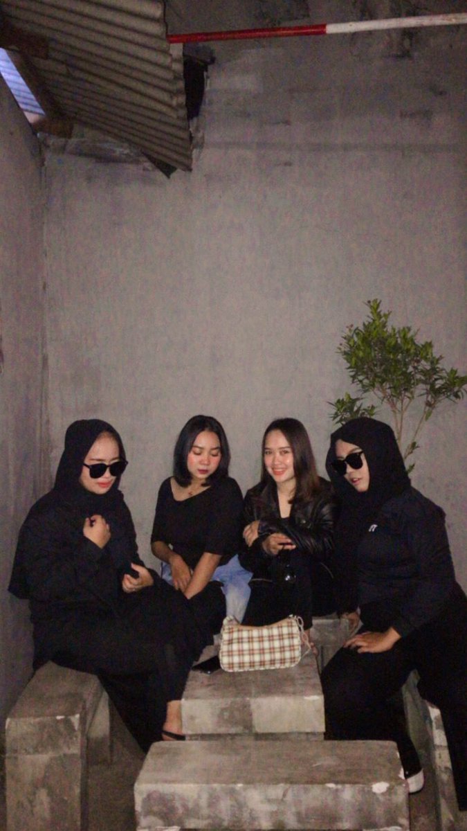 Hanya aku yg blm hijrah🧐
