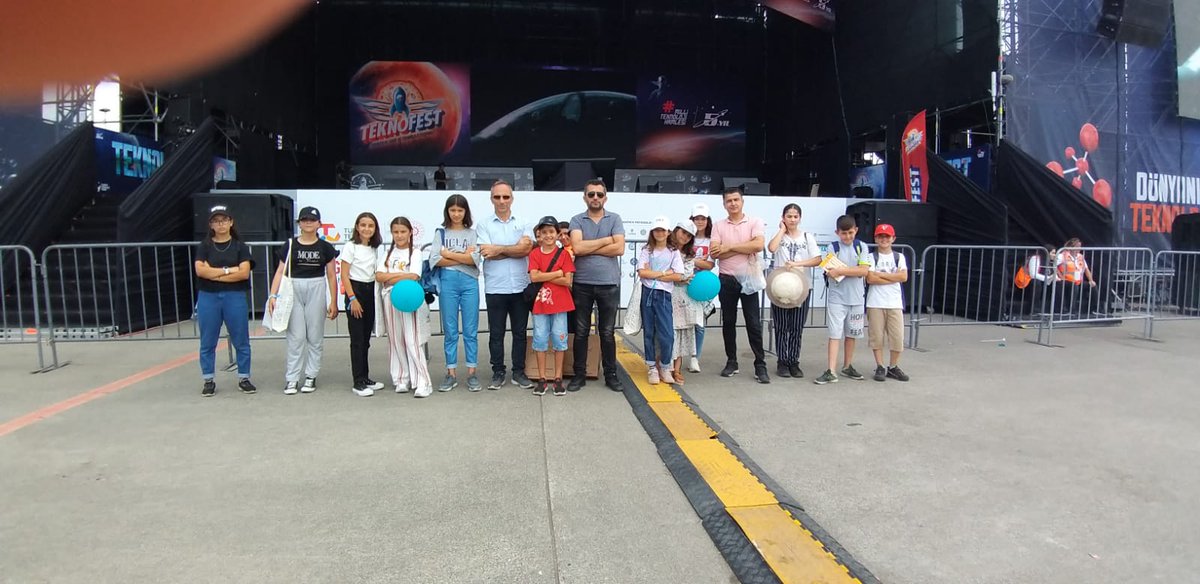 HuseyinAydinOrt's tweet photo. Teknofestteyiz🇹🇷 @muratagar60 @samsunmem @omerdemirkol55 @19Mayis55MEM @demiraydin1976 @hasimdalkiran https://t.co/6MMFOpMwPj