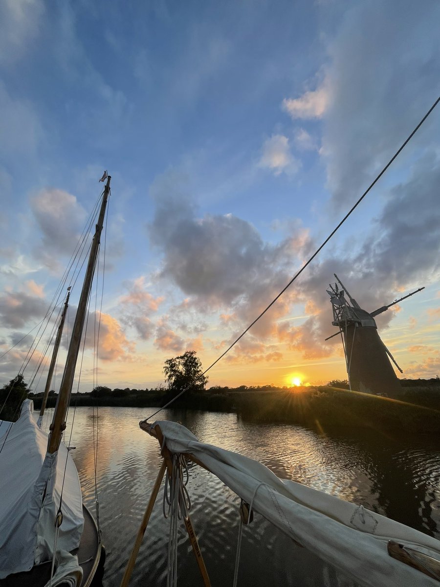 Queensbridge School tweet media