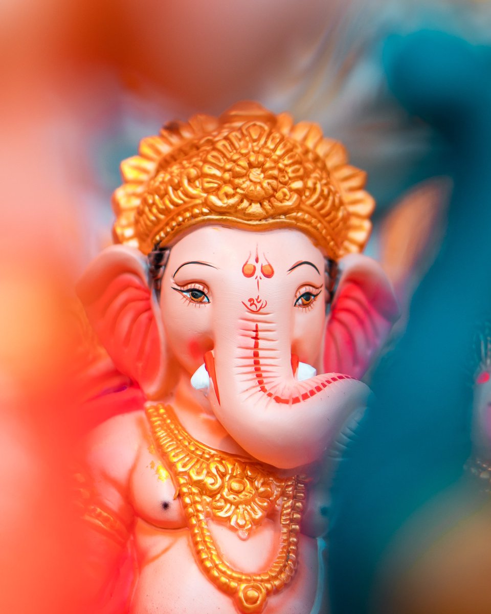 indrajitsanjay's tweet photo. Ganapati Bappa Morya ✨ #GaneshChaturthi #GanapatiBappaMorya #streetphotography https://t.co/UwZHF4wgx1