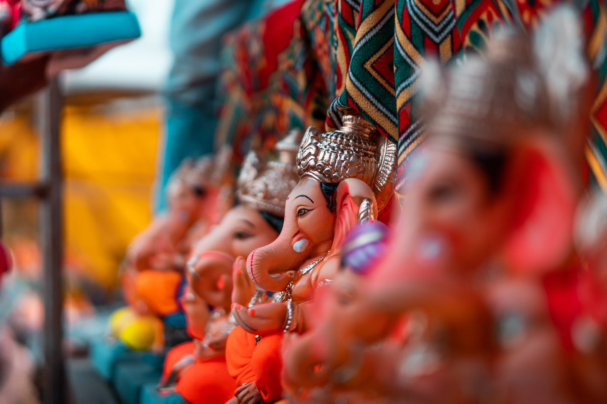 indrajitsanjay's tweet photo. Ganapati Bappa Morya ✨ #GaneshChaturthi #GanapatiBappaMorya #streetphotography https://t.co/UwZHF4wgx1