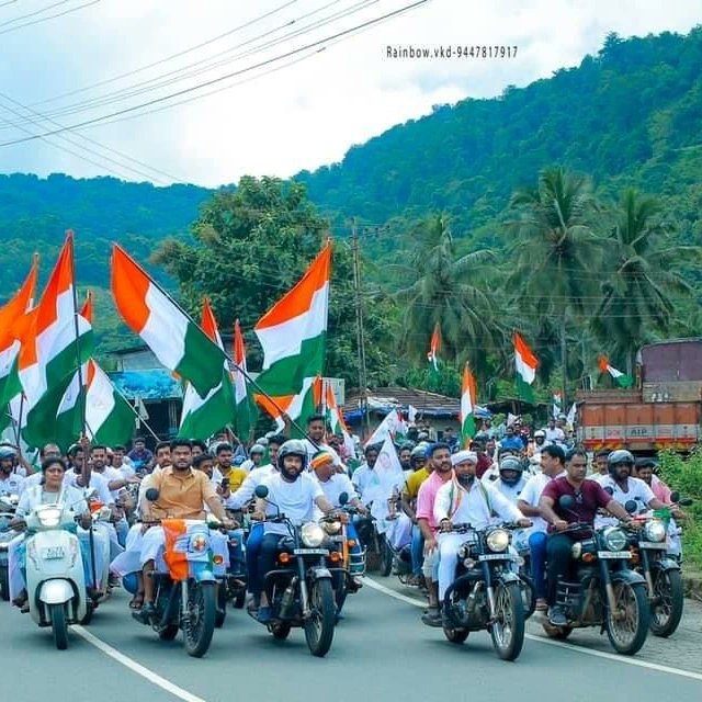 IYC's tweet photo. Members of @IYCKerala started a "RIDE FOR UNITY BIKE RALLY" Nilambur to Parassala. Inaugurated by IYC President @srinivasiyc Ji, led by IYC Kerala President @shafiksu 

#BharatJodoYatra https://t.co/dHDaOxoi7D