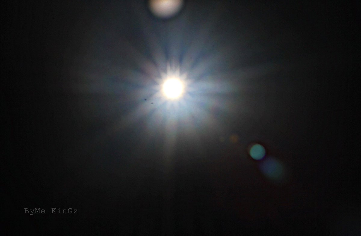 BigareBen's tweet photo. Balance ☪ ⚖ ☀ 

#Bigareben #astronomy #NaturePhotography #spaceimpact #astrostuffs #Balance #speedoflight #energy https://t.co/CSFgZcKUVV