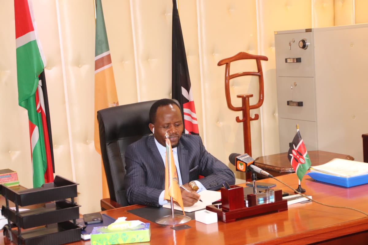 HammerHamm026's tweet photo. Initiation of a university in Transnzoia, equipping of health facilities and staffing,  equitable distribution of bursaries, adhering to executive Orders, promotion to county workers and  focusing on nitty-gritty issues about pending bills was my messages during https://t.co/KLiI9FG3ed