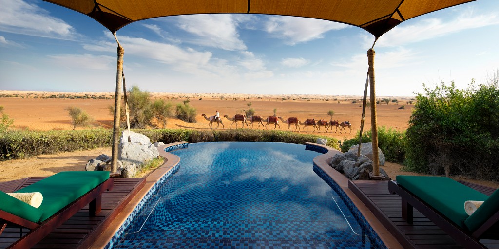 carrierholidays's tweet image. Horseback rides, camel treks, nature strolls, ghaf-tree walks, dune drives and desert safaris are just some of the thrilling ways you can explore the palm groves and sand dunes of Dubai's protected wildlife area in which the @AlMaha_Resort  tented camp stands.