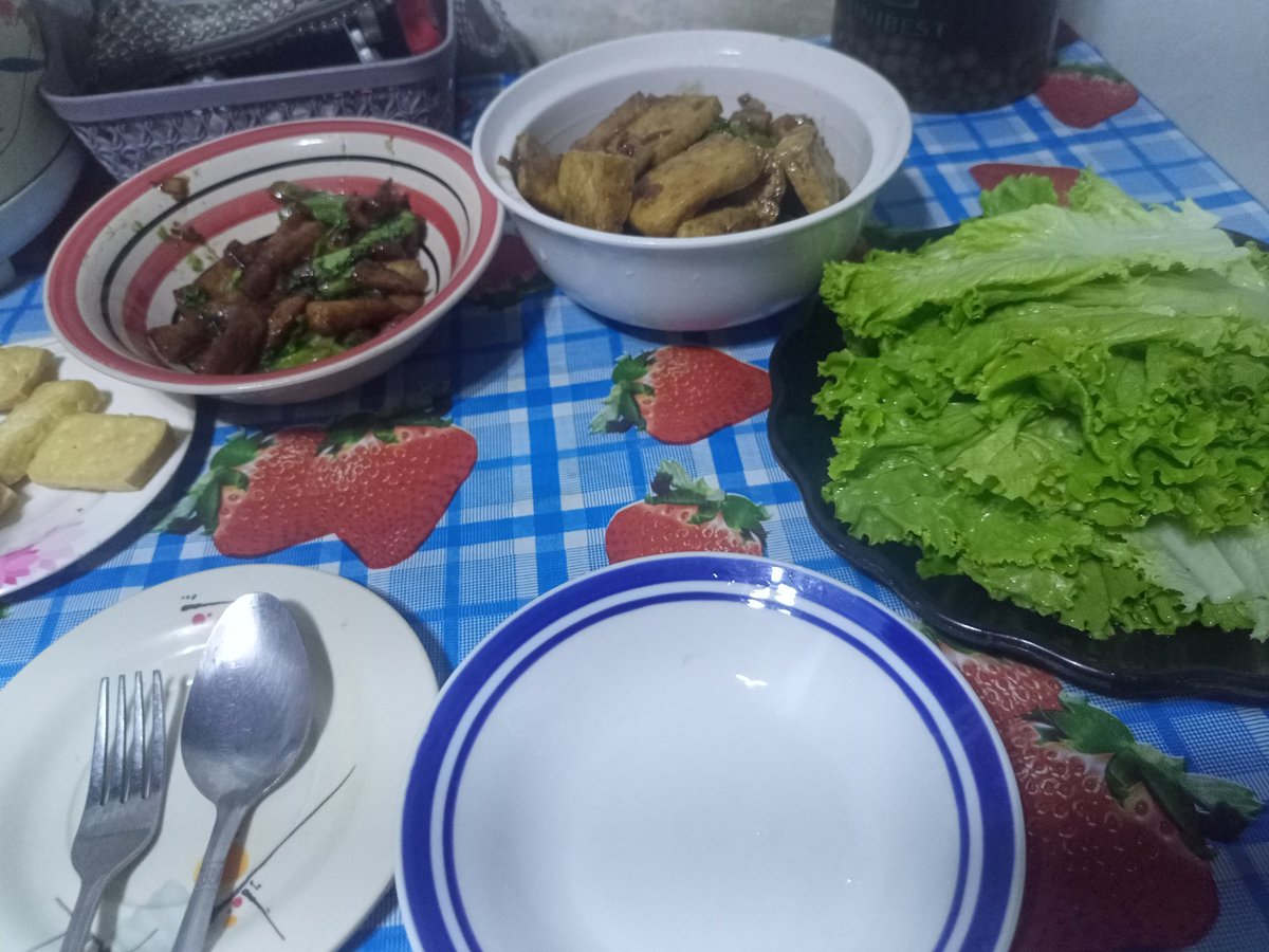 magdale2nd's tweet photo. Late lunch everyone hahaha super late
MAID IN MALACAÑANG
#MoMisComing
#ProActiveGovernment https://t.co/4CLRopMCjI