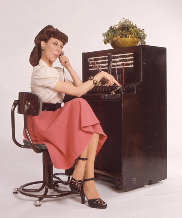 Happy Birthday to Lily Tomlin, 83 years young today. Born on this day in 1939. 