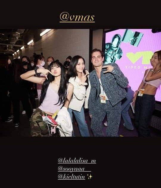 🐰🐥LISOO THAILAND💜💛 #ลิซูแฟนกันค่ะ tweet media