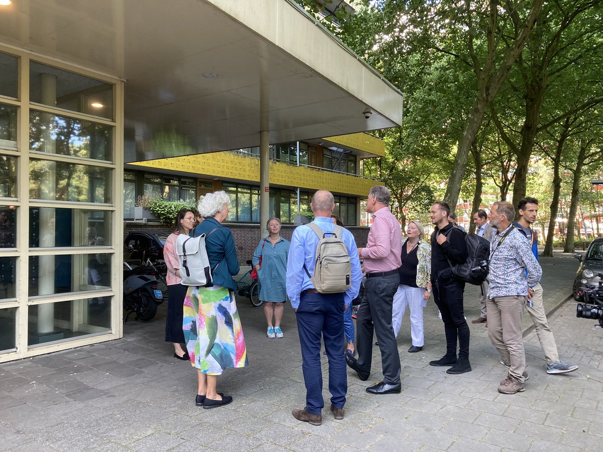 PSUtrecht's tweet photo. Werkbezoek Statencommissie RGW gisteren aan wijk Vollenhove Zeist ikv vitale wijkenaanpak #gezondheid #veiligheid #participatie met weth. @LauraH00g en gedep. @RobvanMuilekom #VollenhoveVooruit https://t.co/HonqpWT8EL