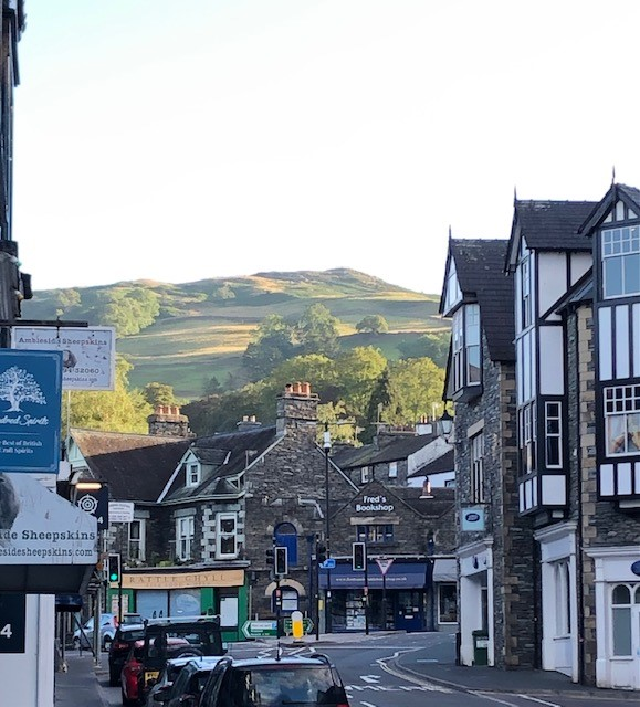 A little chill in the air in #Ambleside this morning on the #1stSeptember but the sun shining in the village and there's exciting new books to look forward to this month. 🥰👏📚 

Check them out👇
uk.bookshop.org/lists/new-fred…👈

#curatedbyhumans #choosebookshops #SupportIndiebookshops