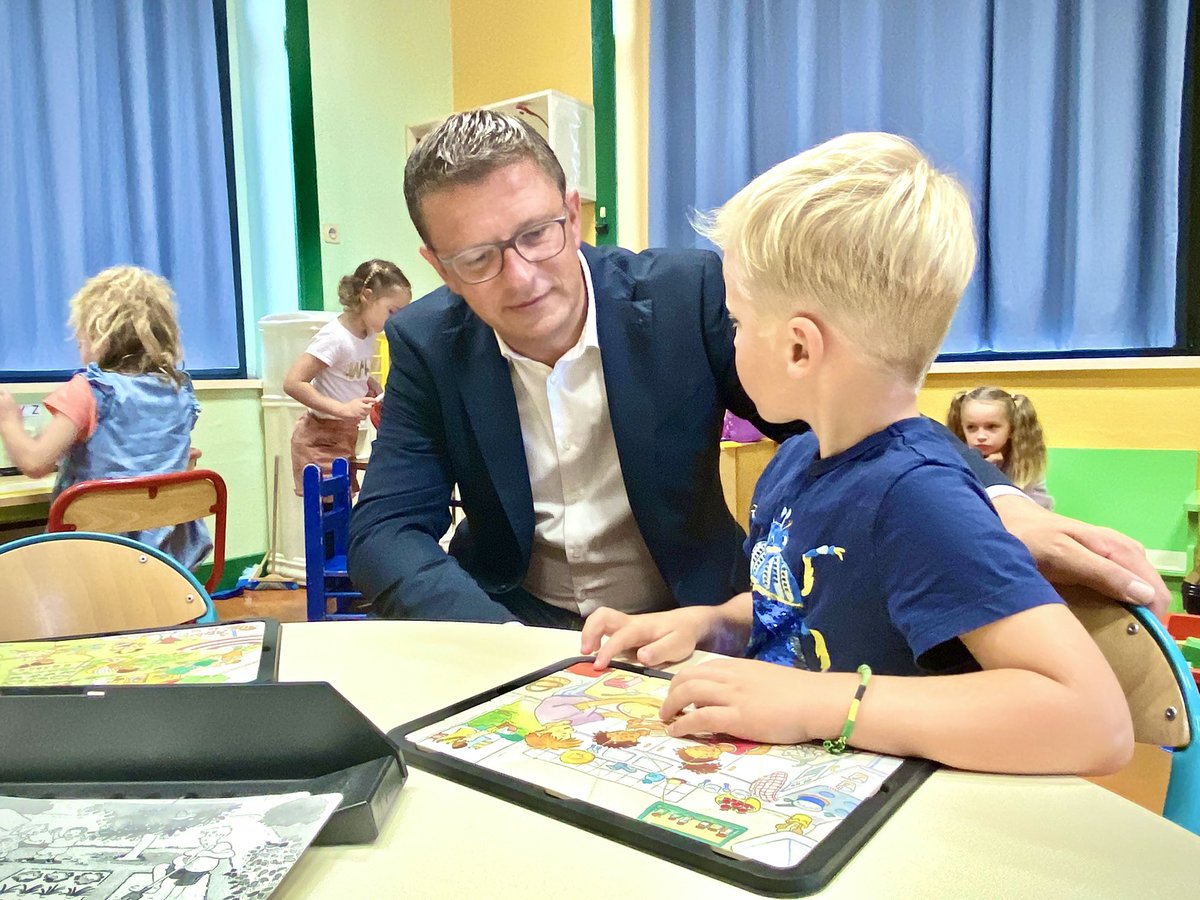 ArriveBenoit's tweet photo. 📚💼 Bonne #Rentree2022 à toutes et à tous à @VilleCherbourg, qu’elle soit synonyme d’épanouissement et de réussite pour cette nouvelle année scolaire. https://t.co/IS4p6r0gzC
