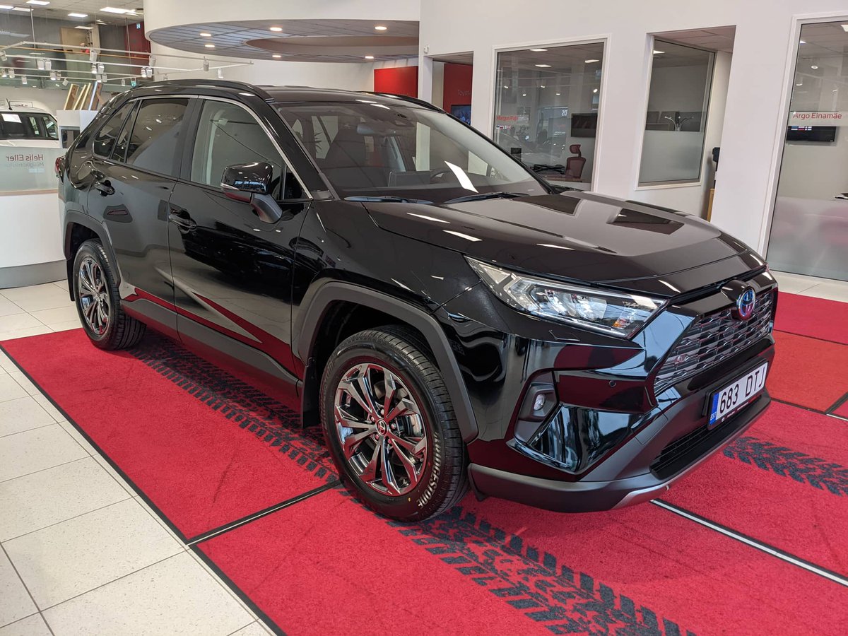 Vaikebussirent's tweet photo. 🖍 Head uue kooliaasta algust 🖍
Millega seda vastu võtta, uue Toyota Rav4 ülipopulaarse linnamaasturiga 🥳 https://t.co/mDrRTjpPUb
#rav4 #toyotarav4 #hübriid #hybriid #autorent #autorenttallinnas #maastur #linnamaastur #amserv #amservauto #lõvirent https://t.co/5d2F5tRRbc