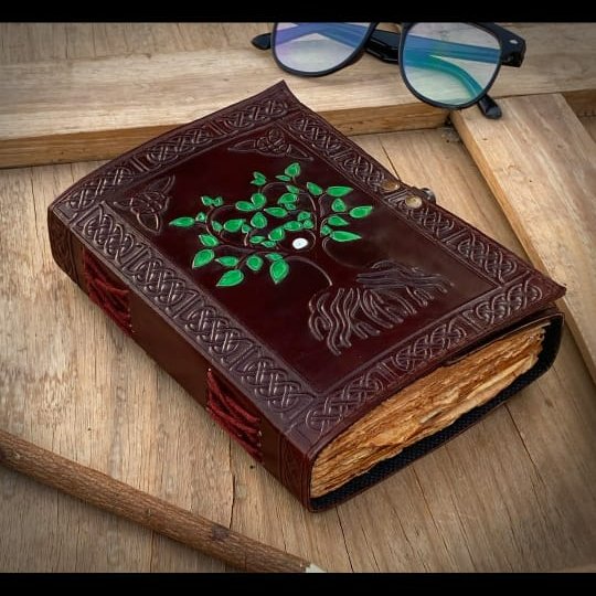 LeatherJournal1's tweet photo. Stunning Tree of life embossed journals with Antique buckle closure and available in white and decal Paper.
#stationary #kpopjournal #drawing #bulletjournalideas #vintage #bujocommunity #bulletjournalcommunity #journals #collage #creativejournal #calligraphy #journalcommunity https://t.co/oDFCmB5h2d