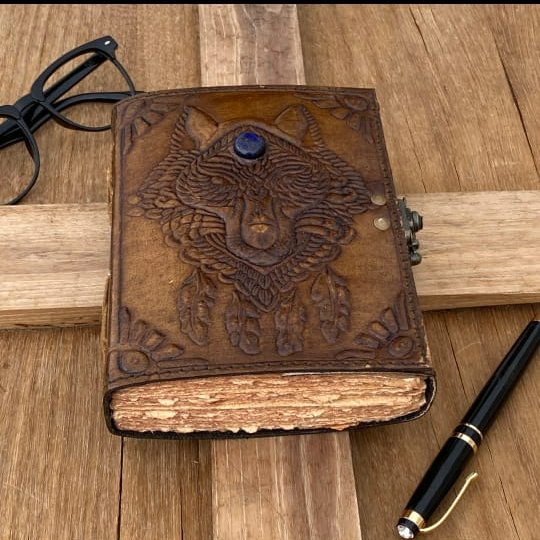 LeatherJournal1's tweet photo. Wolf Leather Journal with Third Eye Stone Lock Clasp Prop Vintage Blank Spell Book of Shadows Embossed Handmade Supplies Sketchbook &amp; Notebook for Him &amp; Her 7 x 5 Inch.
Available in black and brown color.
#journal #journaling #bulletjournal #bujo #planner #art #stationery https://t.co/yieeMABXr4