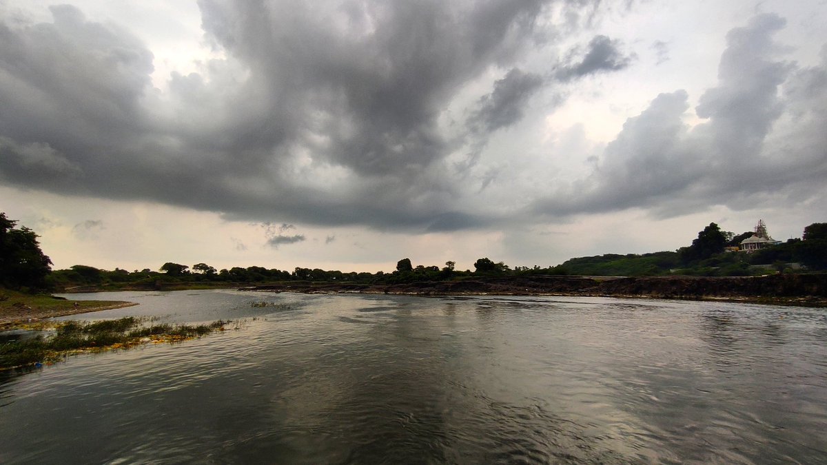 mayureshgp's tweet photo. #Meghdoot visits #charmanvati (#chambal) #ProjectMeghdoot in #malwa #mobilecamera #mayureshgp https://t.co/9fCQnWm7hF