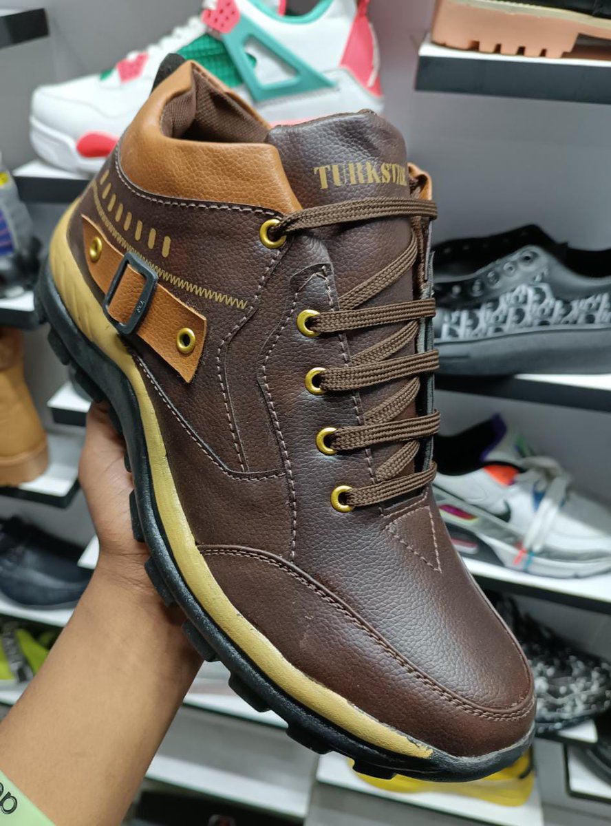 TopplineKenya's tweet photo. Quality Hiking Boots
Size :40/41/42/43/44/45
Price :Kshs 3,000 #SupremePetition Boniface Mwangi, alai, Karen Country Club, #uhuru Uhuru Park, #university @kioni #Form34A Willis Otieno, Forodha https://t.co/uvjo8q4h9Z