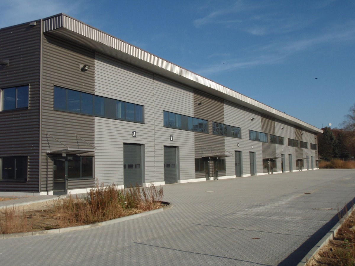 hongjishunda's tweet image. high quality steel structure office building workshop has features of high fire resistance, strong corrosion resistance. Steel structure warehouse is mainly refers to the main bearing component is composed of steel.  #ChinaSteelStructure hjsd-steelstructure.com/high-quality-s…