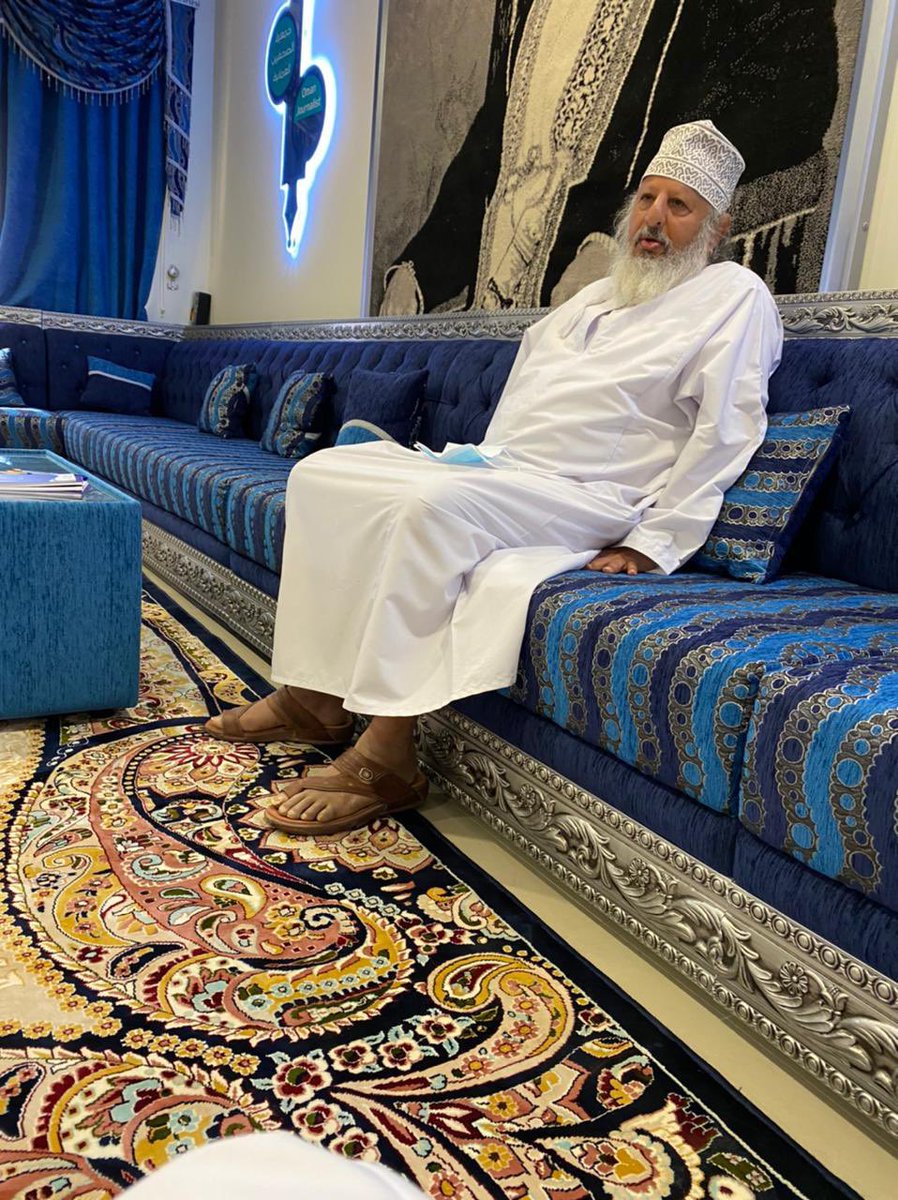 alwardit's tweet photo. إن العين لتدمع وإن القلب ليحزن لما وصل إليه حال #ابراهيم_المعمري 

فالواجب الديني والإنساني يحتم التكاتف لفك كربته  شفقة بحاله ورحمة بأسرته خصوصا بعد أن شاب شعره وفقد زوجته

نأمل من جمعية الصحفيين بتبني قضية زميل المهنة بتدشين حملة شعبية لجمع التبرعات لفك كربته وإنهاء معاناته https://t.co/s39u8Dcm94