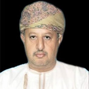 alwardit's tweet photo. إن العين لتدمع وإن القلب ليحزن لما وصل إليه حال #ابراهيم_المعمري 

فالواجب الديني والإنساني يحتم التكاتف لفك كربته  شفقة بحاله ورحمة بأسرته خصوصا بعد أن شاب شعره وفقد زوجته

نأمل من جمعية الصحفيين بتبني قضية زميل المهنة بتدشين حملة شعبية لجمع التبرعات لفك كربته وإنهاء معاناته https://t.co/s39u8Dcm94