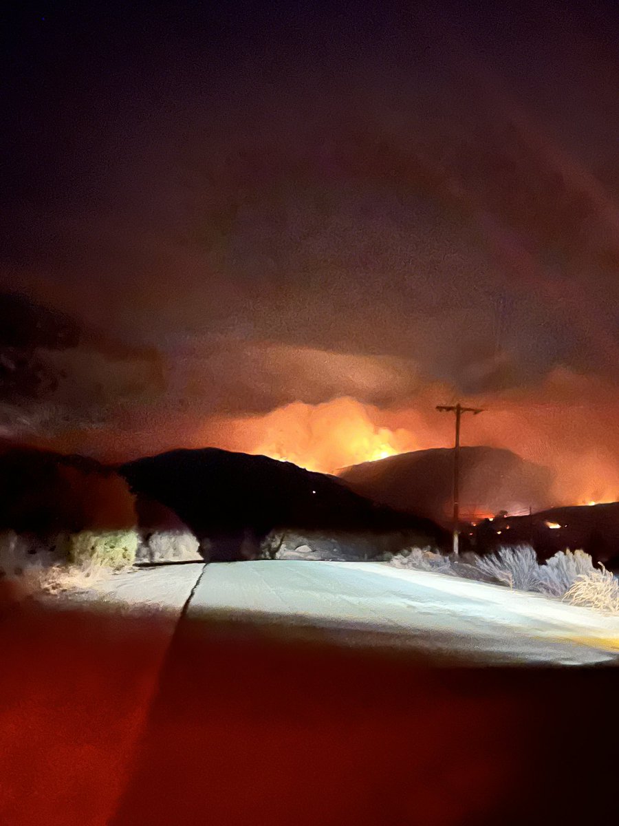 SDSheriff's tweet photo. #KeepingYouSafe
View from the windshield of a @SDSheriff Deputy heading into night shift to help with the #Border32Fire. To all our deputies and fellow first responders working the fire, stay safe. https://t.co/TONaz3IU6l