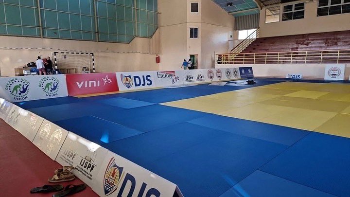 Installation in progress for the Tahiti Oceania Open this week !!!! 🥋🥋🥋#judotahiti