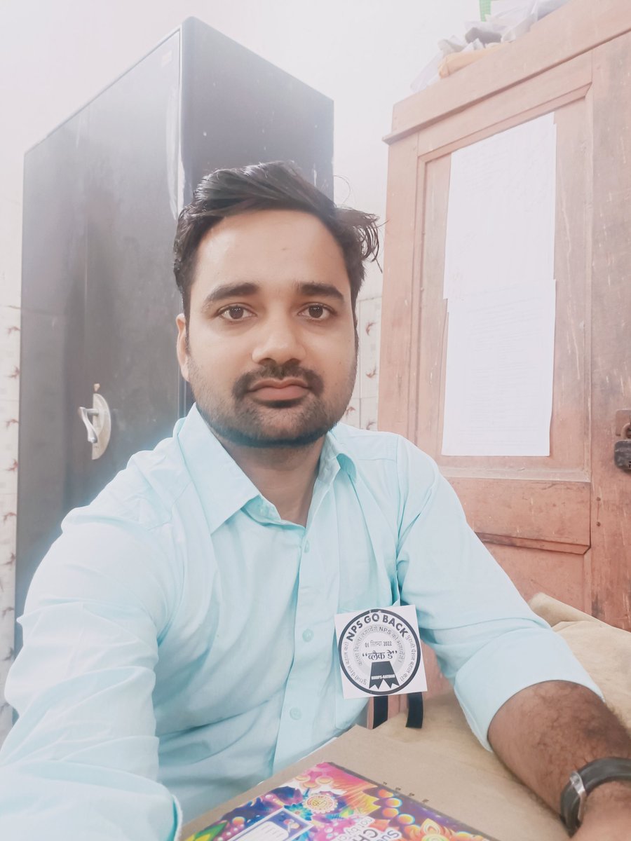Avinash75413698's tweet photo. #BlackdayforNPS_employees
#GobackNPS
पुरानी पेंशन बहाल करें
@PMOIndia @officecmbihar @NitishKumar @RJDforIndia @Jduonline @yadavtejashwi @TejYadav14 @aajtak @Live_Hindustan
@News18Bihar @ZeeBiharNews @firstbiharnews 
@Live_Cities @abplive
@NmopsBihar
@vijaykbandhu
@varunpandey80 https://t.co/FNyhmq2pSM
