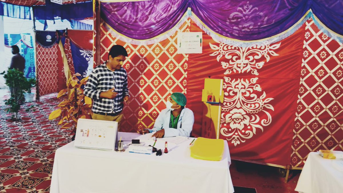 PPHIOFFICIAL's tweet photo. DO Umerkot, CEO PPHI Sindh visited at Free Medical camp at Umerkot, established for rain affected people with all services 24/7 along with RD RO-II .                             
CEO PPHI Sindh highly appreciated the efforts of whole team of PPHI District Umerkot. https://t.co/xHNZqdlO7r