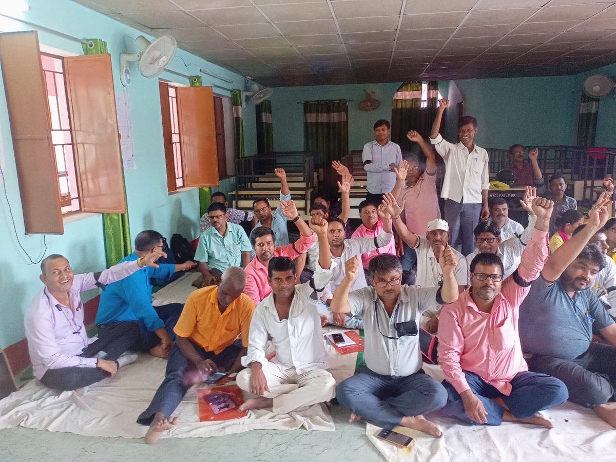 Avinash75413698's tweet photo. #BlackdayforNPS_employees
#GobackNPS
पुरानी पेंशन बहाल करें
@PMOIndia @officecmbihar @NitishKumar @RJDforIndia @Jduonline @yadavtejashwi @TejYadav14 @aajtak @Live_Hindustan
@News18Bihar @ZeeBiharNews @firstbiharnews 
@Live_Cities @abplive
@NmopsBihar
@vijaykbandhu
@varunpandey80 https://t.co/bXhHnEHGxg