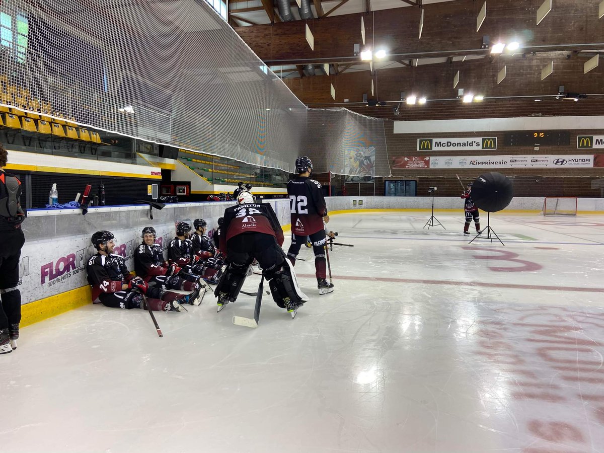 ScorpionsMulho's tweet image. Ce matin c'était shooting photo pour nos Scorpions. Cheeese ! 😁