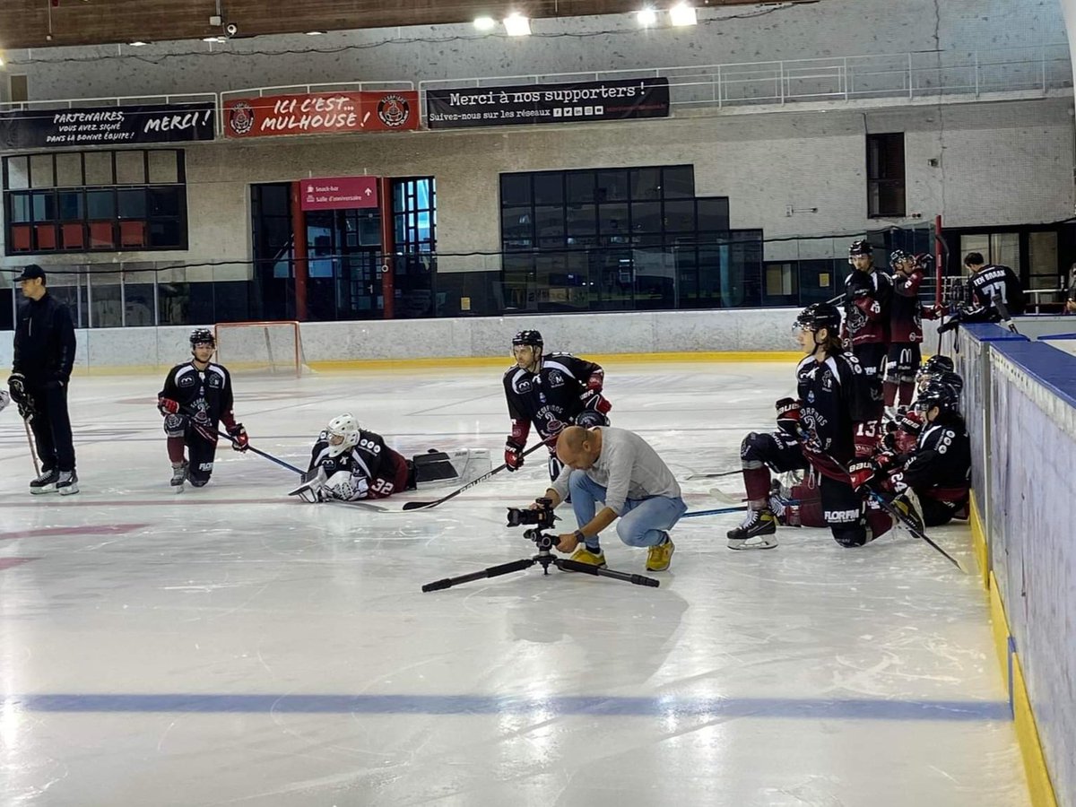 ScorpionsMulho's tweet image. Ce matin c'était shooting photo pour nos Scorpions. Cheeese ! 😁