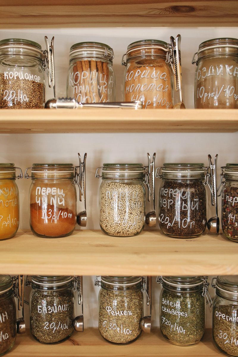 LyndeyMilan's tweet image. Take the stress out of dinner time, with an organised and well-stocked pantry: bit.ly/3RqrexT.

#lyndeymilan #homecook #homecookhero #tvchef #foodie #pantrygoals #pantry #pantrycooking #cookingblog #chefspantry #healthyeating #foodiesofinstagram #recipetips #cookingtips
