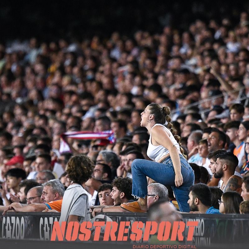 Nostresport's tweet photo. #ValenciaAtleti 

⚽️ Fotogalería del Valencia CF 0-1 Atlético de Madrid

🔗 Fotogalería completa aquí https://t.co/UDQMdMcpRK

📸 Fotos de @RubensPhoto