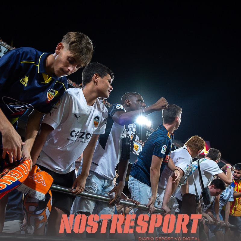 Nostresport's tweet photo. #ValenciaAtleti 

⚽️ Fotogalería del Valencia CF 0-1 Atlético de Madrid

🔗 Fotogalería completa aquí https://t.co/UDQMdMcpRK

📸 Fotos de @RubensPhoto