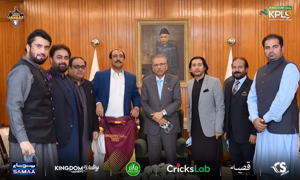 JammuJanbaz's tweet photo. Chairman Kingdom Valley Mr. Ghulam Hussain Shahid, Director Jammu Janbaz, Naveed Ahmed, Head Coach, Riaz Afridi and KPL top management met the honourable President of Pakistan, Mr. Arif Alvi and Member of Parliament, Shehryar Khan Afridi.

#JammuJanbaz #CricksLab #KingdomValley https://t.co/bK78AlONks