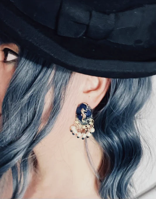 select LEMONさん( )の最高のアクセサリー届いて見た瞬間かなり大きい声で「かわいーーー!!」って叫んでしまった!最高〜!パールがホワイトではなくゴールドがかってるのが神のセンス… 