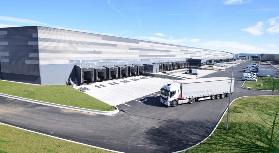 [#Logistique] C'est la rentrée aujourd'hui ! L'occasion d'en apprendre davantage sur ce #secteur d'#activité dans le 1er parc d'activité de #France, le parc de #chesnes. Une visite #VIP grâce à la collaboration <a href="/PilesLogistique/">Pôle d'Intelligence Logistique</a>, <a href="/capi_agglo38/">CAPI</a> et @poleemploi_ara  #Villefontaine.