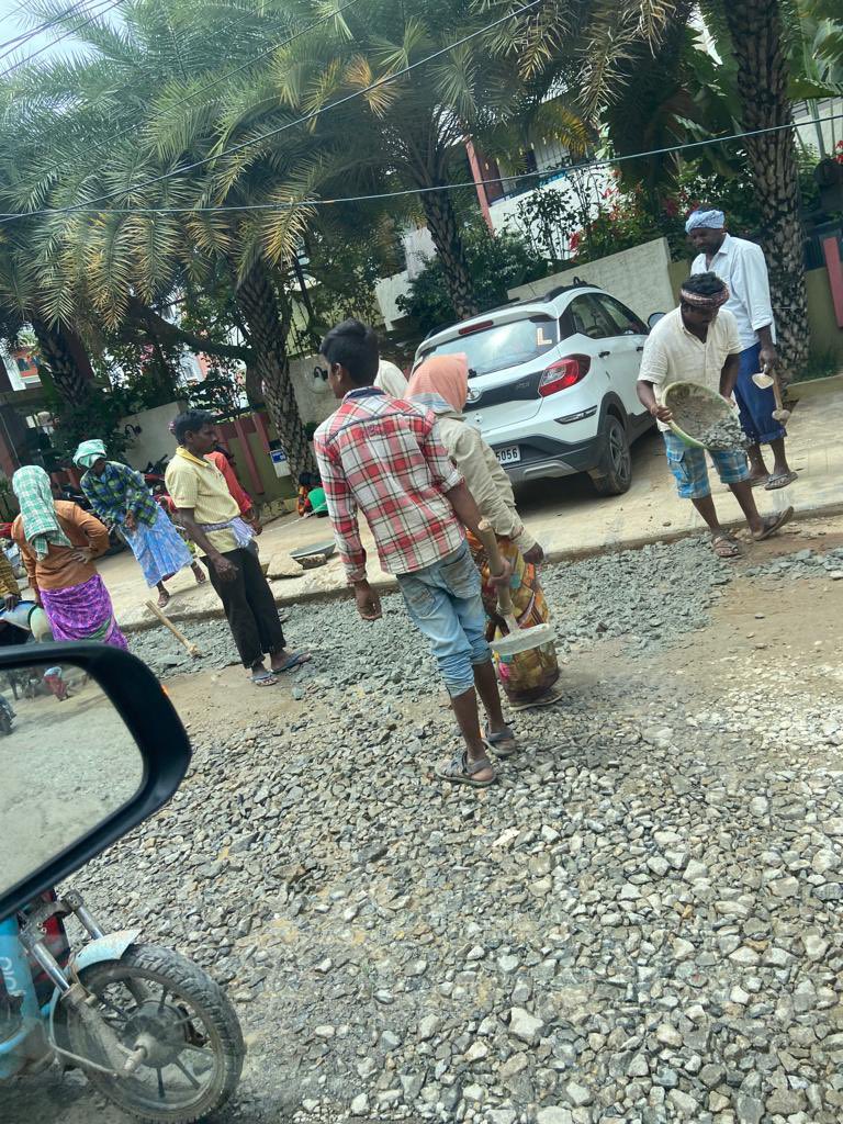 yagnagayathri's tweet photo. Borewell road mending in 2 hours before CM visit? What a sham!! @BSBommai @WFRising https://t.co/HQIoNJay1i