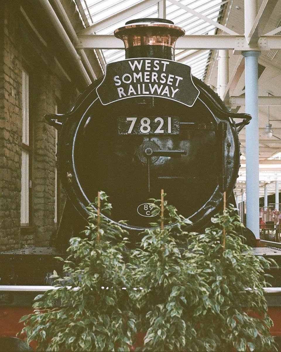 visit_swindon's tweet photo. Swindon is a modern and diverse town steeped in heritage, and we can’t wait to welcome you 💚

🔗 https://t.co/FGThWCGj51

_
Credit: 📸 @omfilmedit 
DITCHEAT MANOR, the steam train on display in the #SwindonDesignerOutlet

#swindon #visitswindon #heritage https://t.co/zmPHFFQQkM