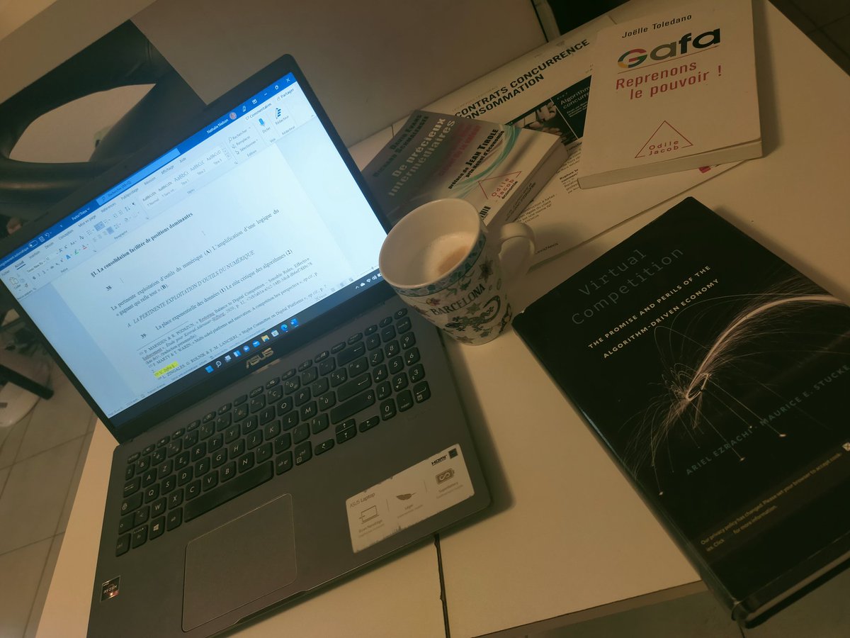 I don't know where the two last years went. Crazy how time flies when you're working on something you actually like (most of the time...). 
Anyway, 3d year of PhD, here we go ! (Said in Mario's voice)
I have a feeling it's going to be even better than the other two.