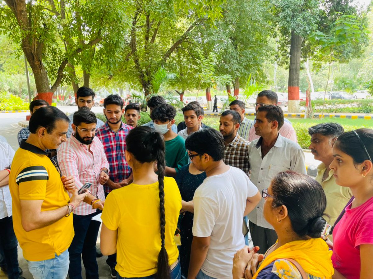 Neerajkundan's tweet photo. .@NSUIDelhi president @Kunalsehrawat8 reached at NTA office along with students &amp; parents and discussed about technical glitches, result errors and extra attempt for JEE students. Modi govt. &amp; nta are playing with the future of students. @nsui will fight against this injustice. https://t.co/toJwLwjo8v