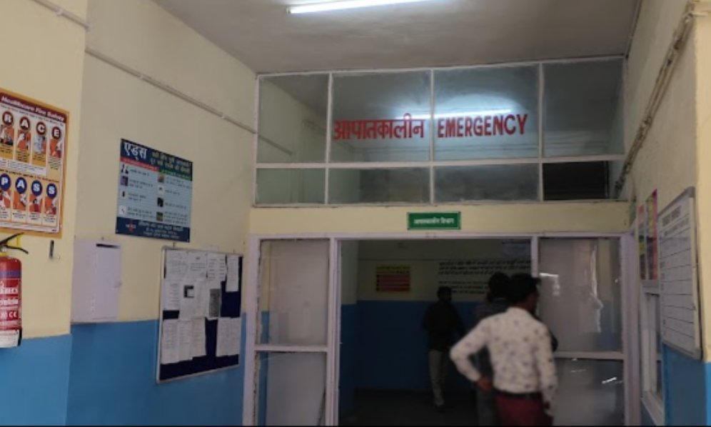 samajsudharak10's tweet image. @AmitShah @anilvijminister @CMODelhi @cmohry @narendramodi @RahulGandhi @aajtak 
आज मैं गवर्नमेंट सिविल हॉस्पिटल सोहना गया था पुरे हॉस्पिटल मैं लेडीज डॉक्टर नहीं है ऐसे नहीं आज ही नहीं है सोहाना हॉस्पिटल के सीएमओ सर ने बोल लेडीज डॉक्टर सोहना हॉस्पिटल मैं है ही नहीं