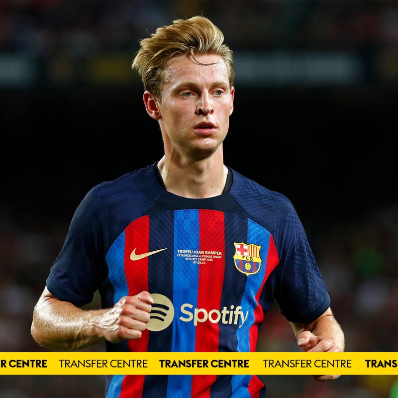 SkySportsPL's tweet photo. Manchester United have reportedly "not given up" on somehow tempting Frenkie de Jong to join the club...👀