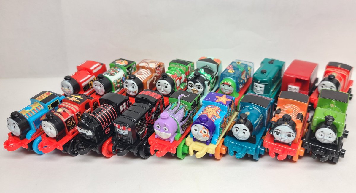 TF_Minis's tweet photo. 今年のメンバーはこちら。

新規枠は6台で他は再販となっています...新規中国産枠もウォーリアーズ・ディーゼルのみと少しクリスマス感は薄目なのかな...w https://t.co/unSXU3LG2L