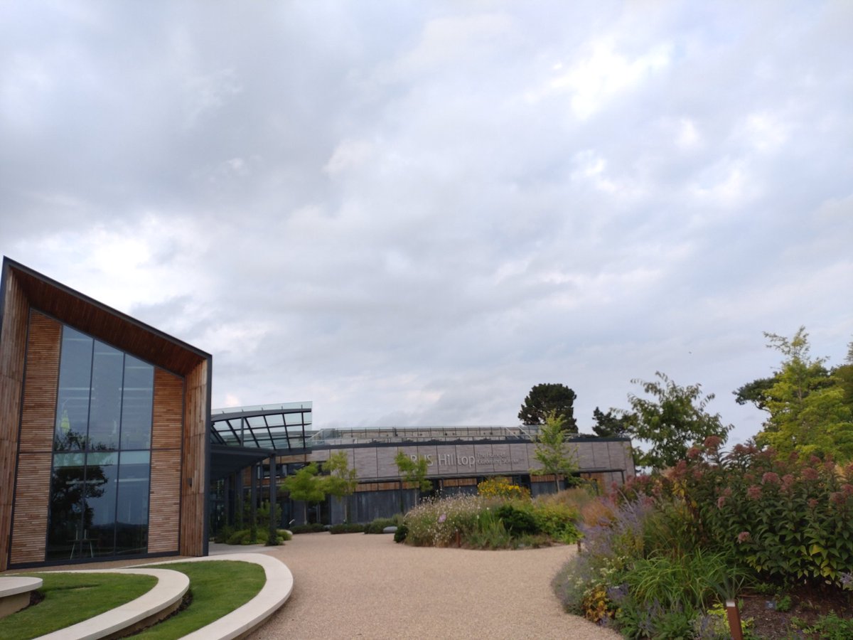 AndrewSalisbur2's tweet photo. Good morning from @RHSWisley staring off #CycleSeptember with the #MountainBike #Commute from #Dotking with a view of #boxhill https://t.co/JBckJSlcw3