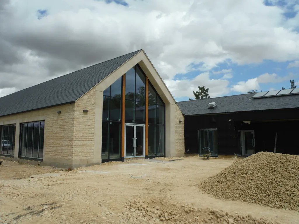 marleyalutec's tweet photo. A new project in #Stamford is underway with @Jewson Stamford and Orchard Building Contractors Ltd installing our #aluminium Aligator Boxer 120x80mm #gutter system and 76mm Flushfit #downpipes, all in RAL7021 colour. It looks great! https://t.co/82QTMa5GCd