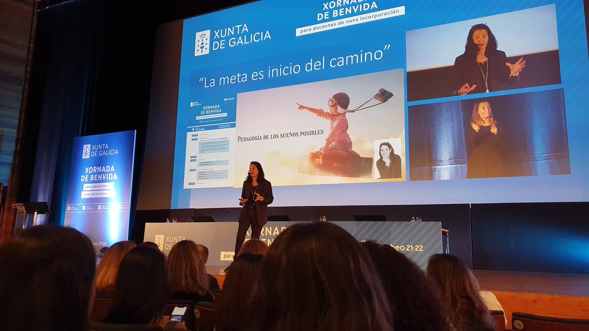 marserea's tweet photo. Mar Romera na Xornada de Benvida para docentes de nova incorporación "Habeis elegido la profesión más importante del mundo" "Sereis diseñadores de sueños, dadores de oportunidades" https://t.co/Ztw5RF1lkn