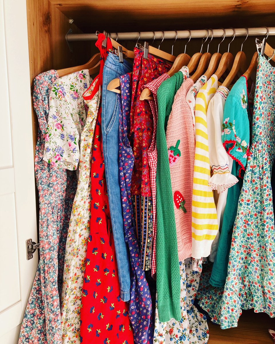 TheSarahPress's tweet photo. I'm taking part in @oxfamgb's  #secondhandseptember to raise awareness of the environmental cost of fast fashion, which produces more carbon emissions than driving around the world 6 times 😱 It's not really a hardship for me though, given most of my wardrobe is pre-loved 🌼 https://t.co/wDQh41OmPN