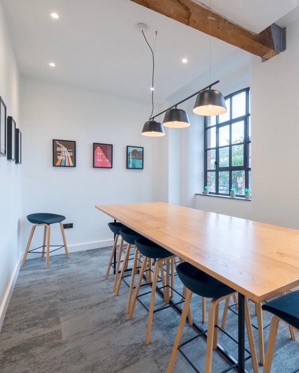castlefieldesta's tweet photo. Everyone needs inspiration when they are in meetings💡
We have modern, beautiful light filled communal boardrooms areas that all our tenants can book to use, that will help get those inspiring thoughts going✨
#Manchester #Castlefieldestates #manchesterdesign #workplacewellness https://t.co/hab750HCKB